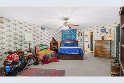 949 Burges Street, Seguin, TX 78155 - Photo 9