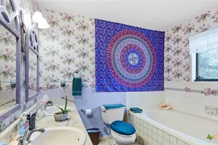 949 Burges St, Seguin, TX 78155 - Photo 11