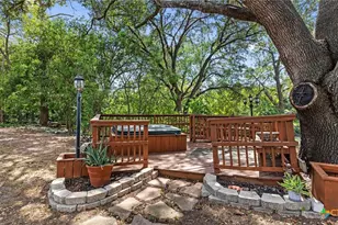 949 Burges St, Seguin, TX 78155 - Photo 3