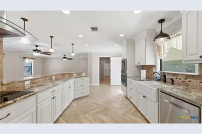 10040 US Highway 90A, Gonzales, TX 78629 - Photo 11