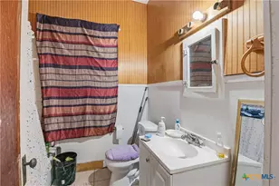 613&615 E Ct St, Seguin, TX 78155 - Photo 15