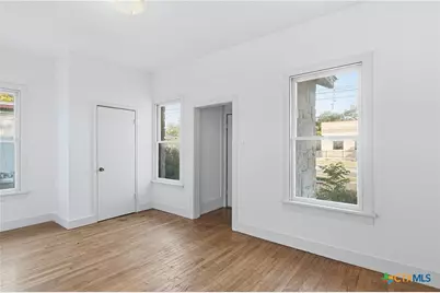 613&615 E Court Street, Seguin, TX 78155 - Photo 11