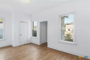 613&615 E Ct St, Seguin, TX 78155 - Photo 11