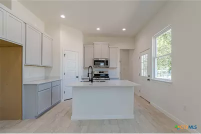 624 Stratton Ave, Seguin, TX 78155 - Photo 7