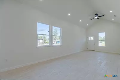 624 Stratton Ave, Seguin, TX 78155 - Photo 9