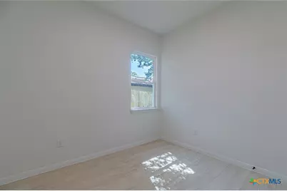 624 Stratton Ave, Seguin, TX 78155 - Photo 15