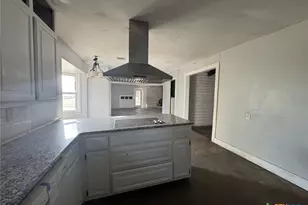 1516 E McLennan Ave, Mart, TX 76664 - Photo 5