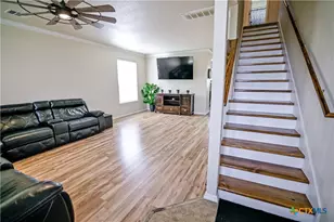 201 Boulder Ridge Dr, Cuero, TX 77954 - Photo 5