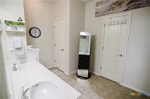 201 Boulder Ridge Dr, Cuero, TX 77954 - Photo 21