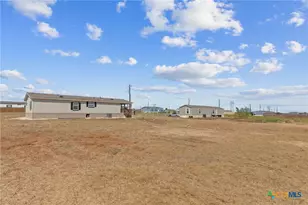 183 Altamira Ave, Elgin, TX 78621 - Photo 35