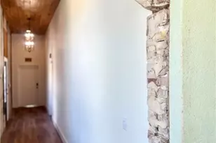 123 W May St, Yoakum, TX 77995 - Photo 9