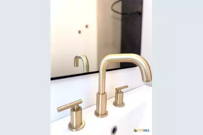 123 W May Street #2, Yoakum, TX 77995 - Photo 19