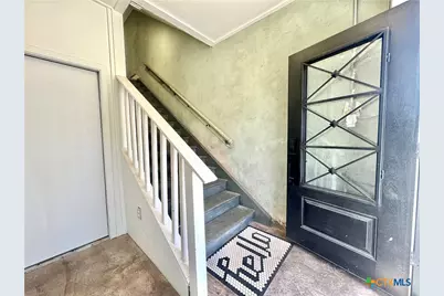123 W May Street, Yoakum, TX 77995 - Photo 27