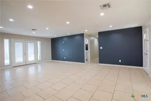 206 Yucca Dr, Victoria, TX 77904 - Photo 5