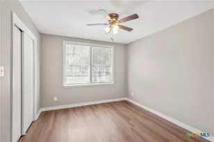 939 N San Patricio St, Goliad, TX 77963 - Photo 11