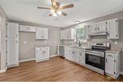 939 N San Patricio Street, Goliad, TX 77963 - Photo 9