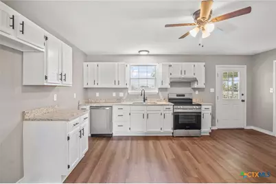 939 N San Patricio Street, Goliad, TX 77963 - Photo 7