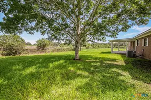 939 N San Patricio St, Goliad, TX 77963 - Photo 21