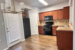 417 Capistrano Dr, San Marcos, TX 78666 - Photo 3