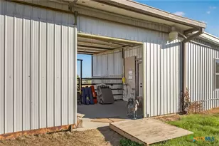 672 Co Rd 447, Waelder, TX 78959 - Photo 39