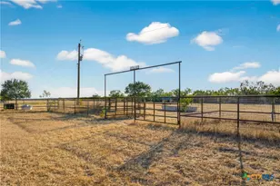 672 Co Rd 447, Waelder, TX 78959 - Photo 45