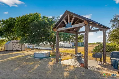 672 County Road 447, Waelder, TX 78959 - Photo 25