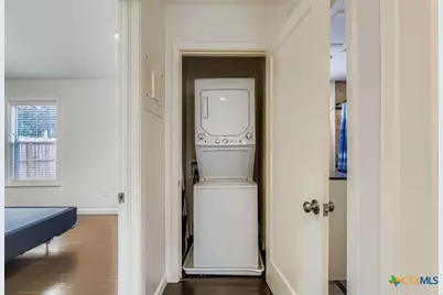 969 N Liberty Avenue, New Braunfels, TX 78130 - Photo 9