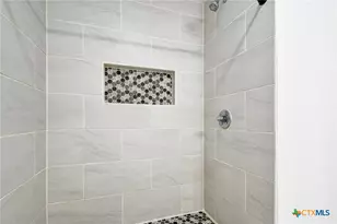 121 Hillcrest Dr, Luling, TX 78648 - Photo 19