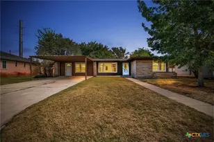 121 Hillcrest Dr, Luling, TX 78648 - Photo 1