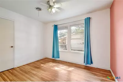 121 Hillcrest Drive, Luling, TX 78648 - Photo 17