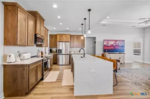 301 Salem Crossing Dr, Victoria, TX 77904 - Photo 9