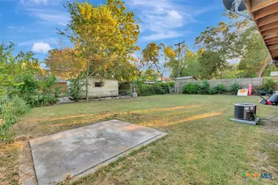 711 Hybiscus Lane, Victoria, TX 77904 - Photo 7