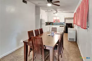 711 Hybiscus Ln, Victoria, TX 77904 - Photo 17