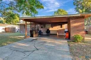 711 Hybiscus Ln, Victoria, TX 77904 - Photo 5