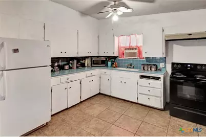 711 Hybiscus Lane, Victoria, TX 77904 - Photo 21