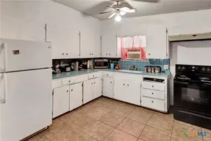 711 Hybiscus Ln, Victoria, TX 77904 - Photo 21