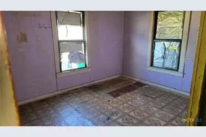 194 S Herbert Street, Bloomington, TX 77951 - Photo 7