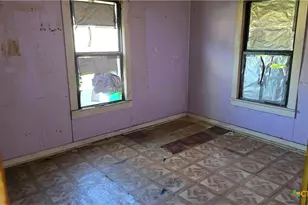 194 S Herbert St, Bloomington, TX 77951 - Photo 7