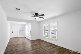 1110 Buena Vista Ave, Victoria, TX 77901 - Photo 15