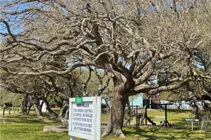 423 Calumet, Palacios, TX 77465 - Photo 31