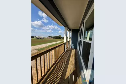 423 Calumet, Palacios, TX 77465 - Photo 5