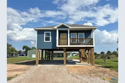 423 Calumet, Palacios, TX 77465 - Photo 1