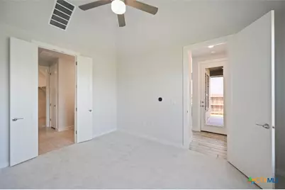 10054 Mitra Way, San Antonio, TX 78224 - Photo 13