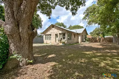 320 E Faust, New Braunfels, TX 78130 - Photo 15