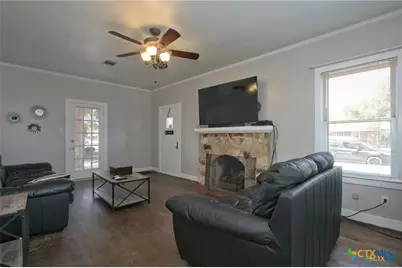 320 E Faust, New Braunfels, TX 78130 - Photo 5