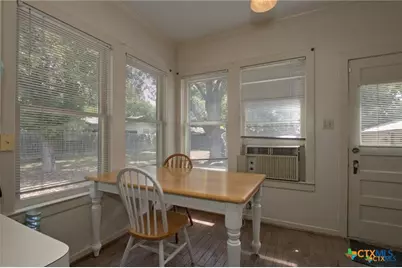 320 E Faust, New Braunfels, TX 78130 - Photo 9