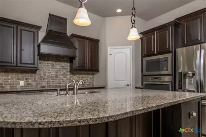 2016 Glen Hollow, Seguin, TX 78155 - Photo 7
