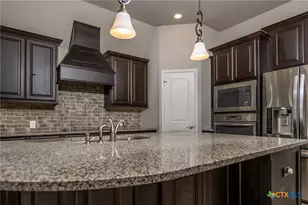 2016 Glen Hollow, Seguin, TX 78155 - Photo 7