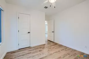 1722 Lee St, New Braunfels, TX 78130 - Photo 9