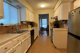 109 Nantucket Ave, Victoria, TX 77904 - Photo 5